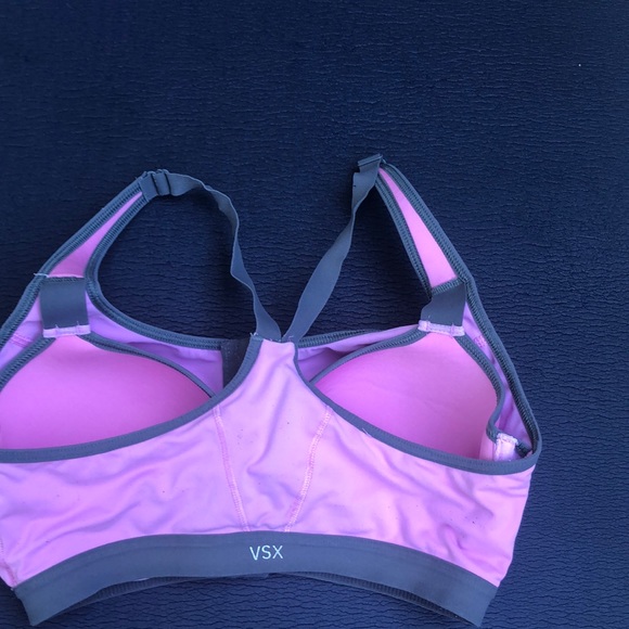 A bit worn out but still in good conditions - Picture 2 of 4